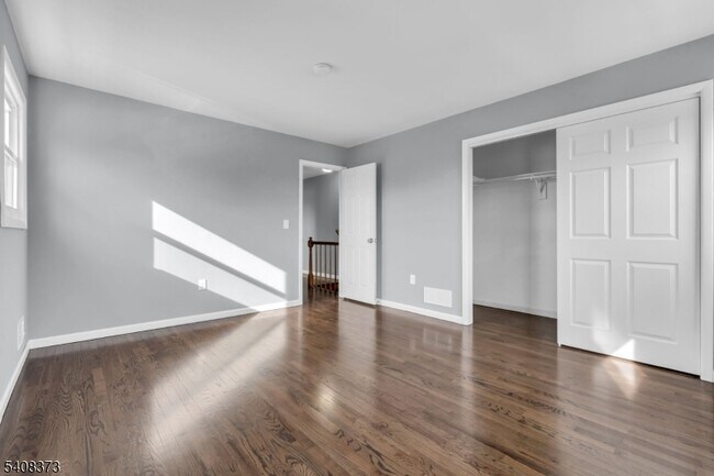 Building Photo - 415 Highland Pl