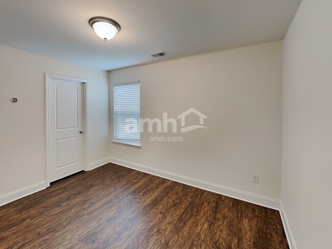 Building Photo - 230 McBee Pl