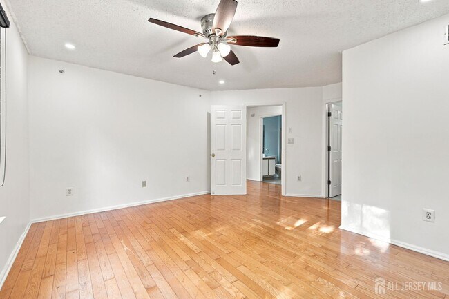 Building Photo - 63 Prestwick Way
