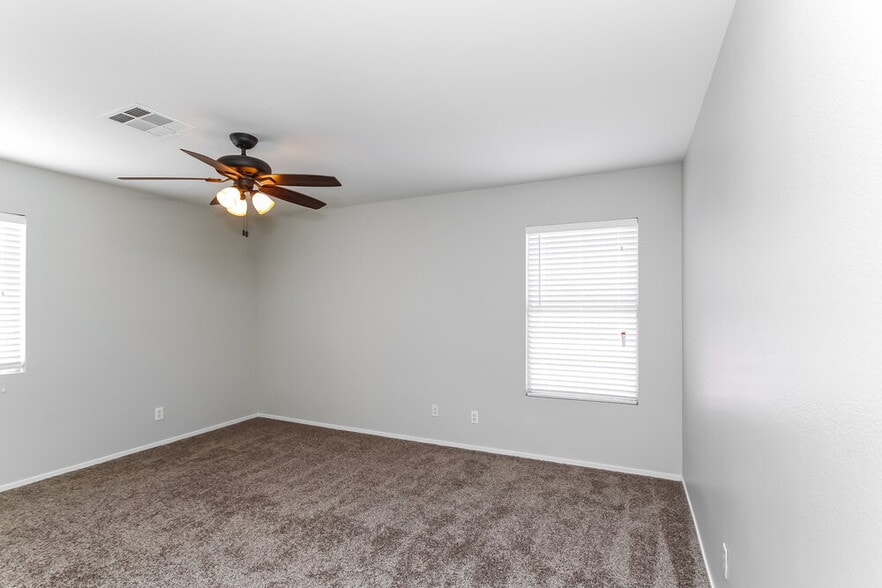 Building Photo - 733 Red Bark Ln