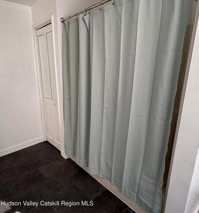 Building Photo - 551 NY-217