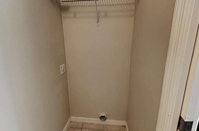 Building Photo - 14843 Astrolyn St