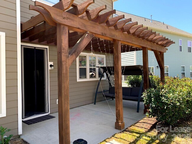 Building Photo - 4018 Orchid Way