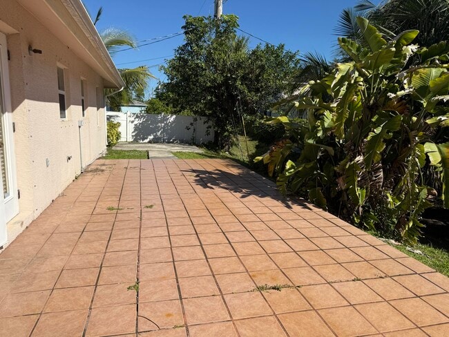 Building Photo - 1290 12th Ct SW