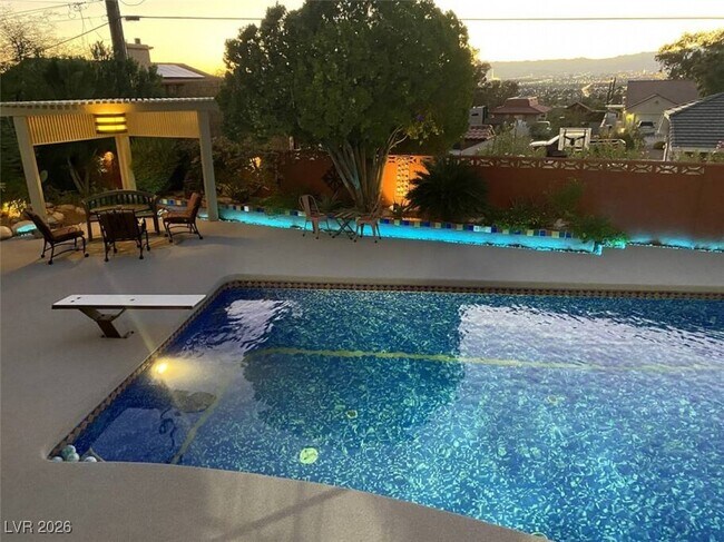 Building Photo - 481 Benedict Dr