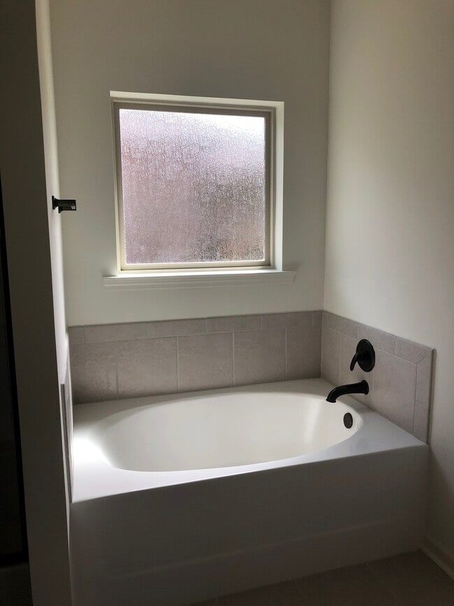 Building Photo - WATER FRONT PROPERTY! BEAUTIFUL 3BD/2BA HOME!