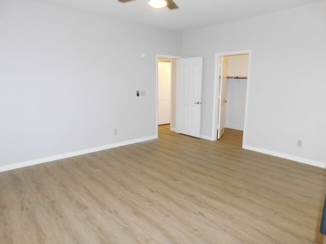 Building Photo - Gorgeous 3 bedroom condo with a 2 car gara...