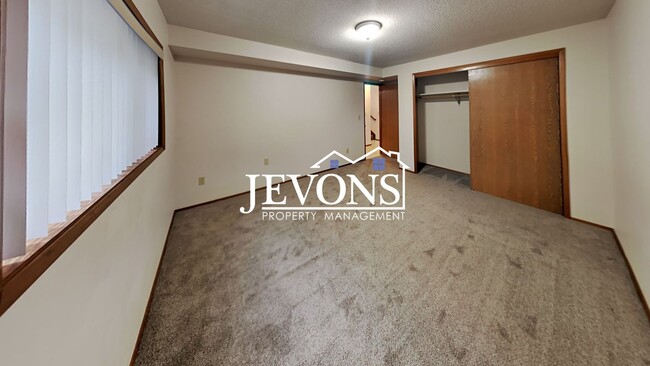 Building Photo - 209 N 72nd Ave