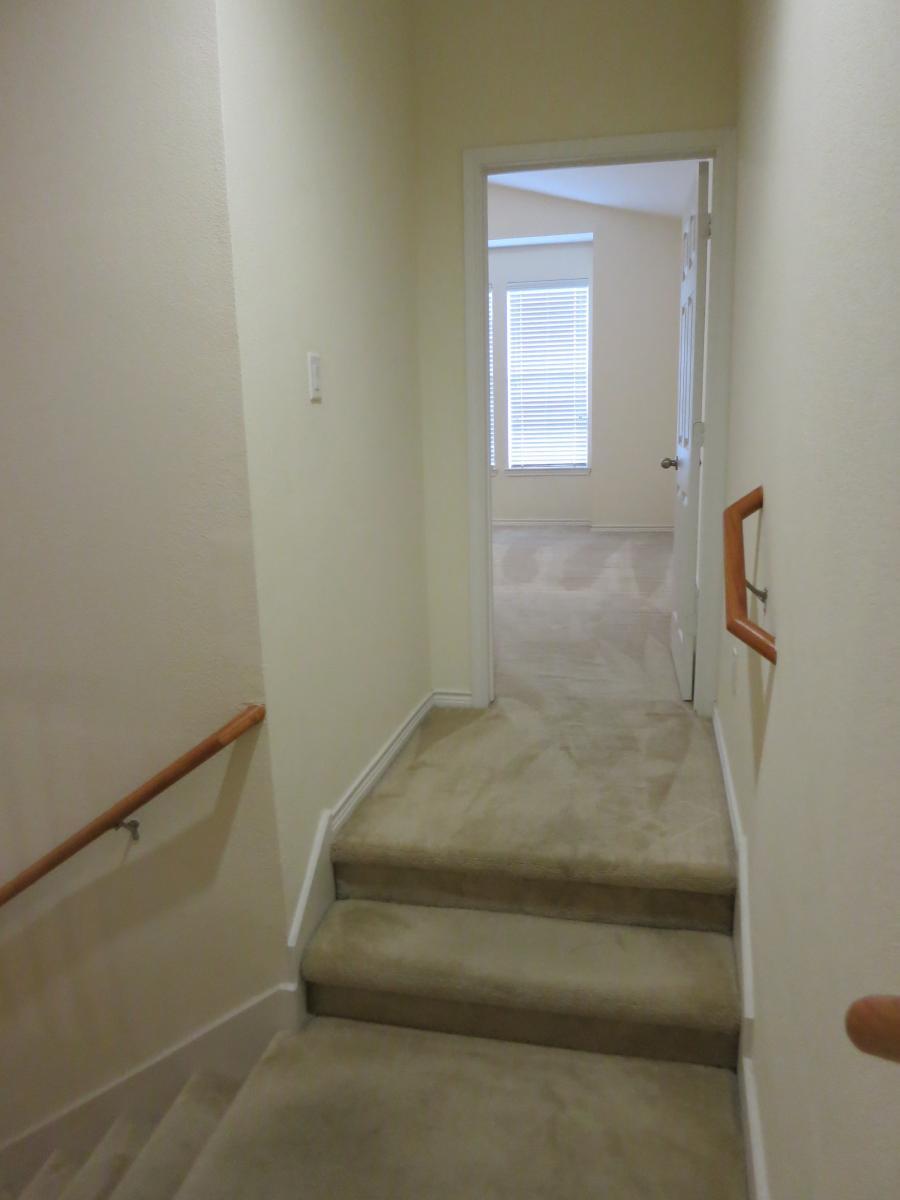 Building Photo - 1206 Emerald Glen