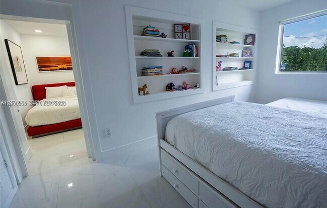 Building Photo - 31 SW 6th St