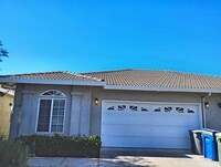 Building Photo - 628 Gateway Dr