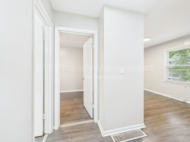 Building Photo - 8028 Montgall Ave