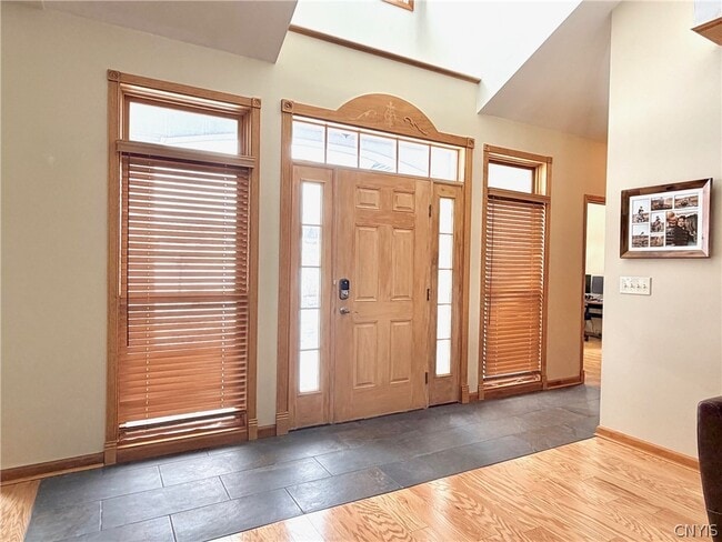 Building Photo - 1018 W State Rd