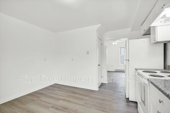 Building Photo - 107-115 West Church Street - 109