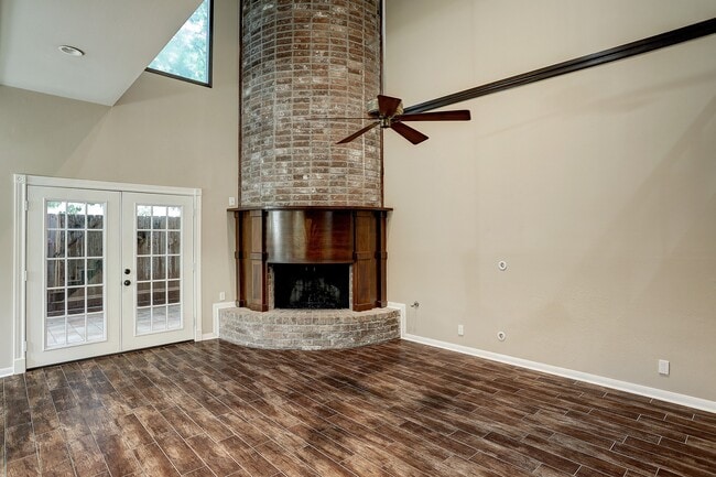 Building Photo - 15010 Kimberley Ct