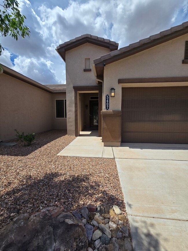 Building Photo - COMING SOON! Beautiful 4 bed, 3.5 bath in ...