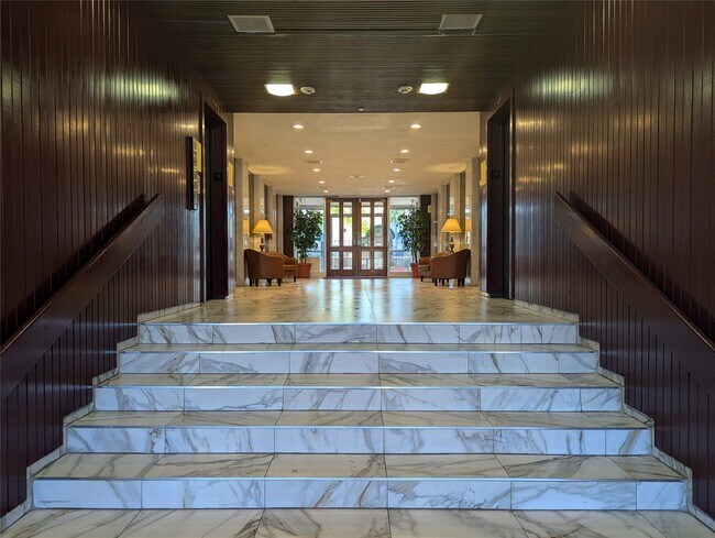 Building Photo - 7520 Hornwood Dr