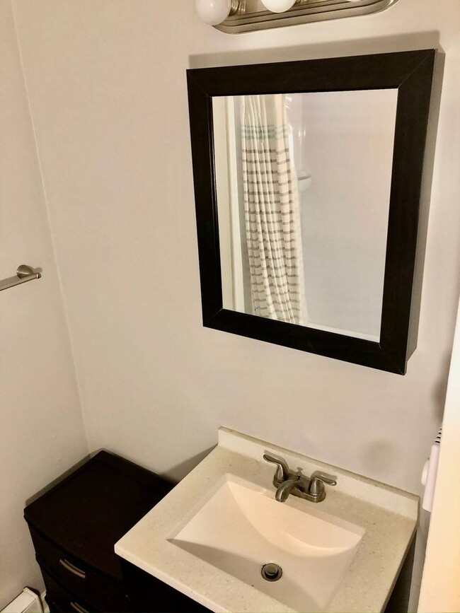 Building Photo - 418 N Darlington St