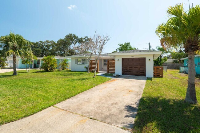Building Photo - 2491 Coronado Way