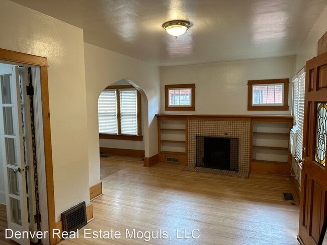 Building Photo - 3 br, 2 bath House - 1034 S. Corona St.