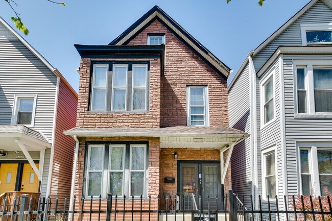 Building Photo - 1810 N Albany Ave