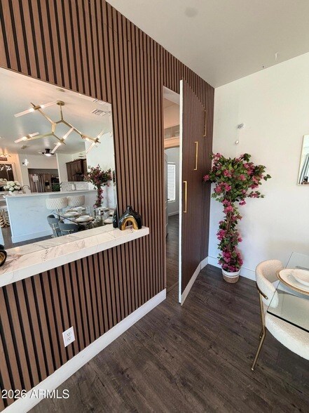 Building Photo - 1507 E Apollo Rd