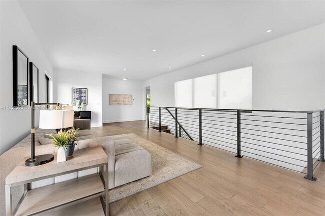 Building Photo - 16703 Botaniko Dr S