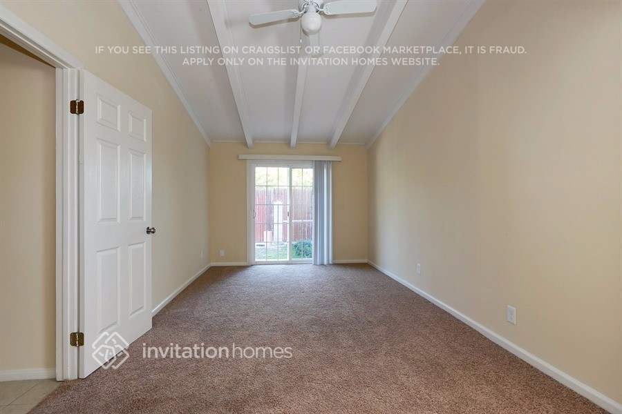 Building Photo - 8002 Crosnoe Ave