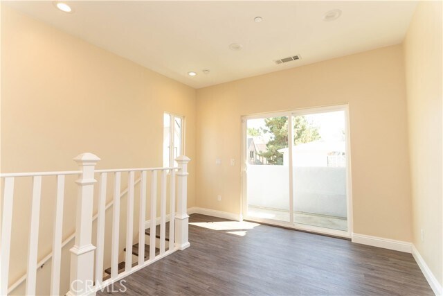 Building Photo - 9246 Cedros Ave