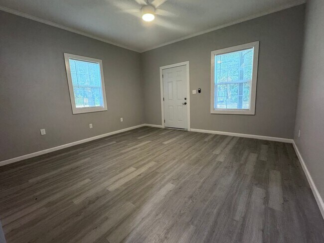 Building Photo - 2707 Gordon Ave