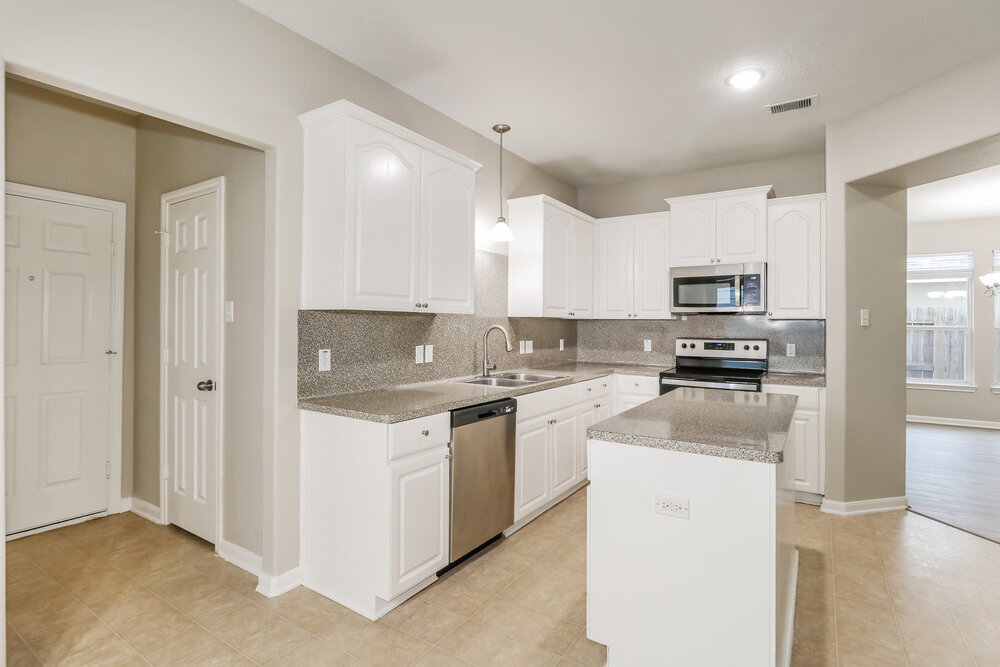 Building Photo - 999 Arbor Way