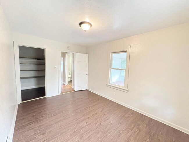 Building Photo - 1727 Marne Ave