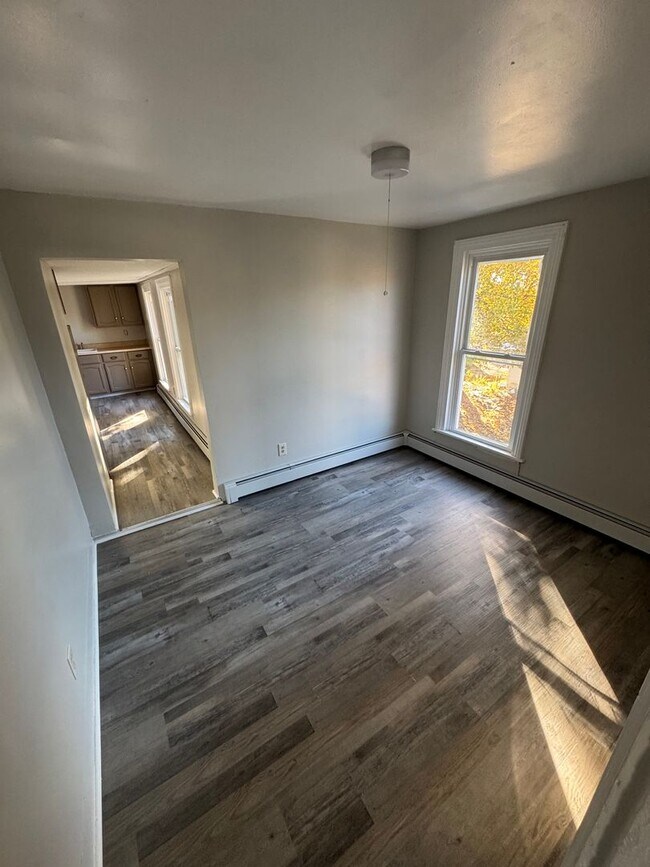 Building Photo - Beautiful 3 bedroom/Fulton