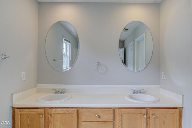 Building Photo - 4636 Vendue Range Dr