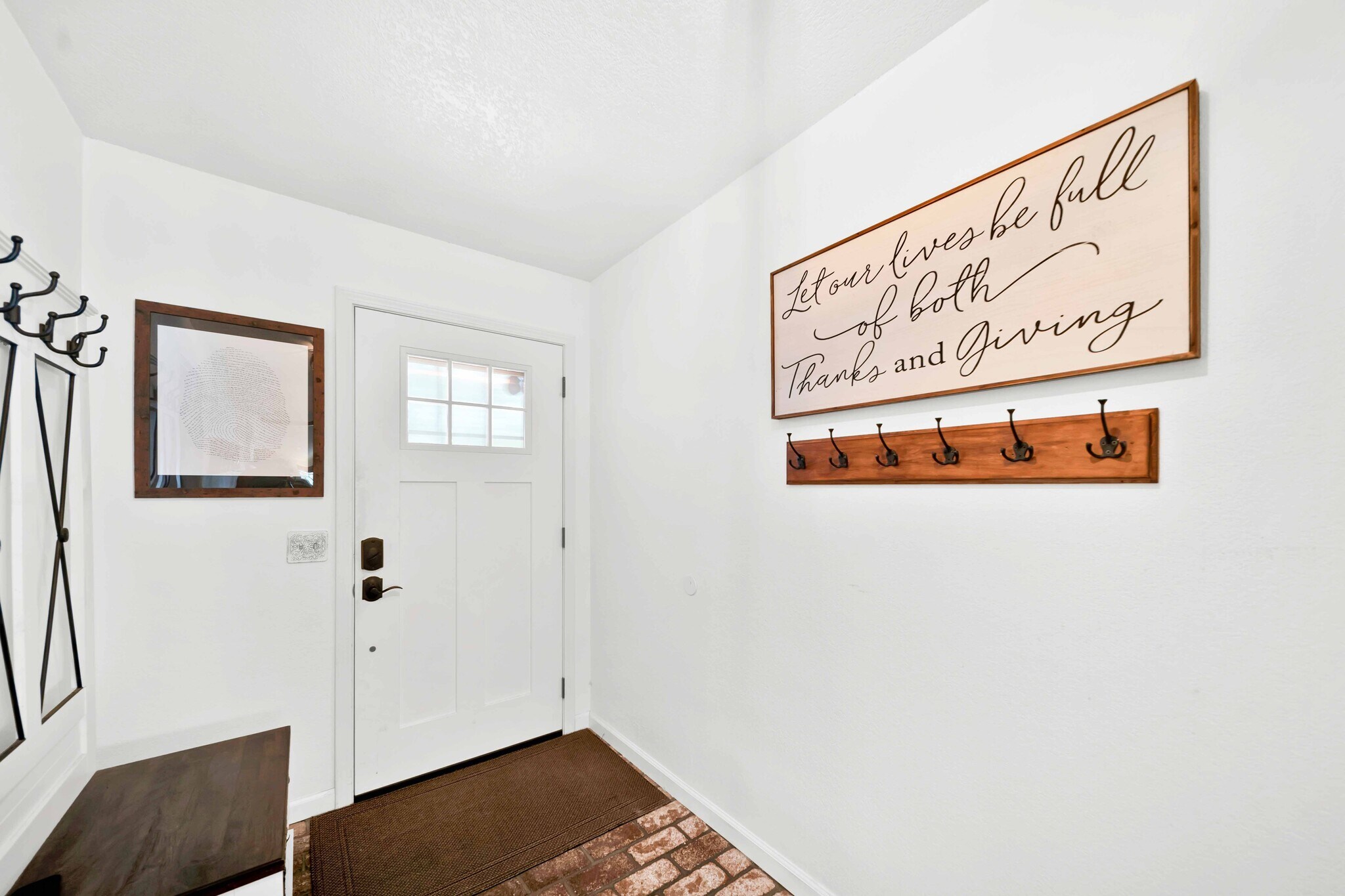 Entry - 3075 Forest Hills Dr