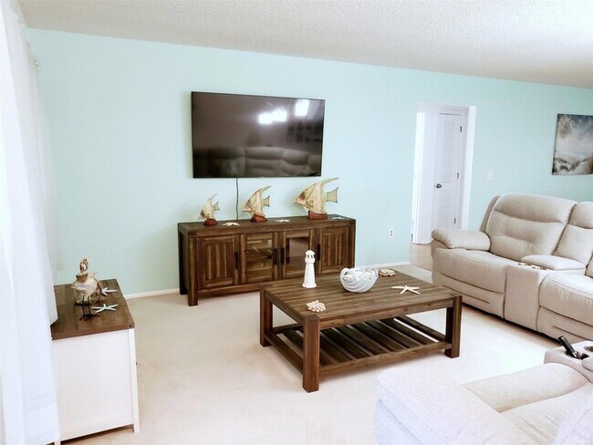 Building Photo - 2203 43rd St W