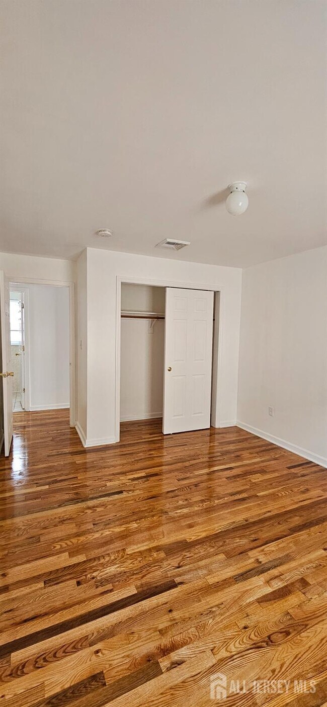 Building Photo - 655 4th St