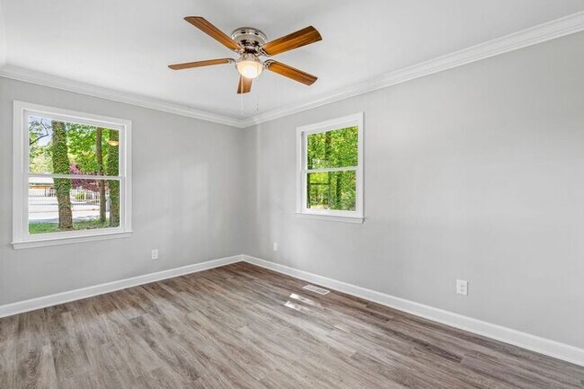 Building Photo - Great Location off of South Holden Road. 3 Bedroom 2 Bathroom Home.