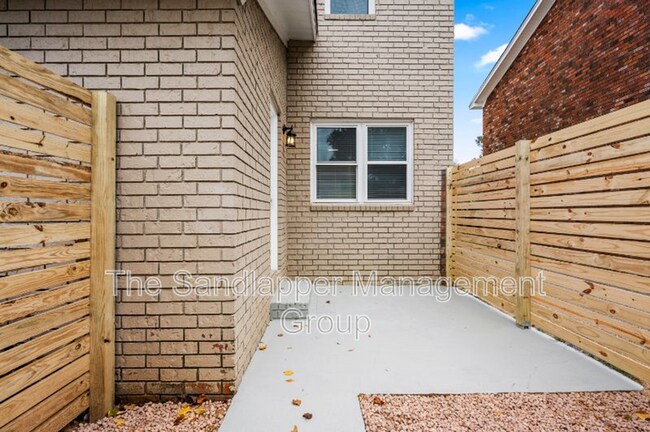 Building Photo - 21-D Anderson Ave