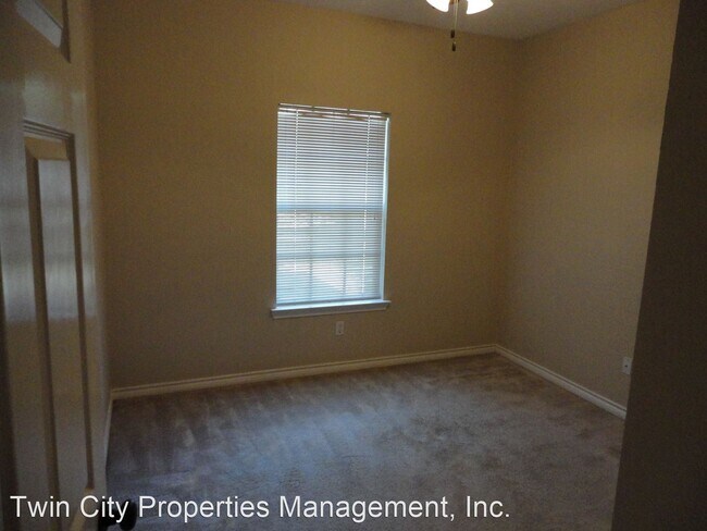 Building Photo - 4 br, 2 bath House - 1712 Laura Ln.