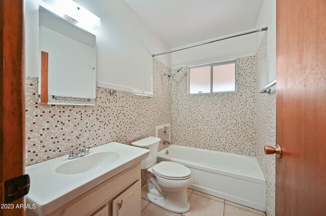 Building Photo - 6238 N 10th St