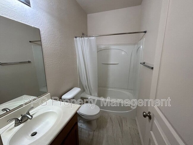 Building Photo - 17029 W Carmen Dr