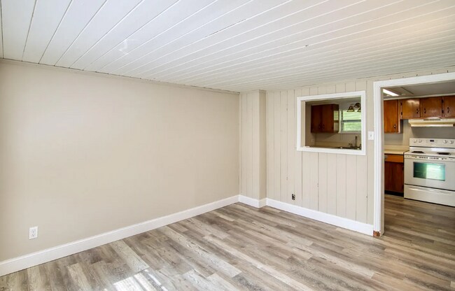 Building Photo - 9924 Sunset Dr