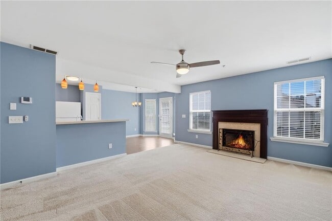 Building Photo - 247 Cottonwood Creek Cir