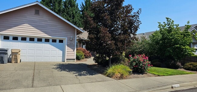 Primary Photo - Open Concept Living Close to Downtown Gran...