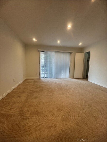 Building Photo - 10201 Mason Ave