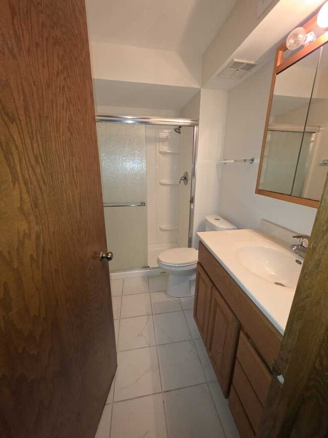 Building Photo - 9950 Treetop Dr