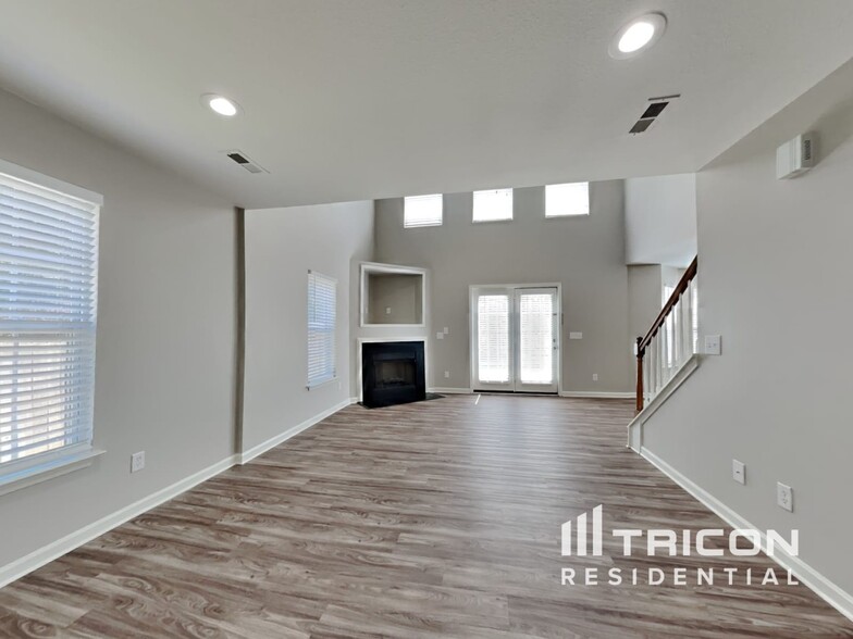 Building Photo - 986 Peachtree Meadows Cir
