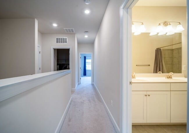 Building Photo - Modern Kincora Townhome-Style Condo | 3 Bedrooms | EV Charging | Backing to 165 Acres of Conserva...