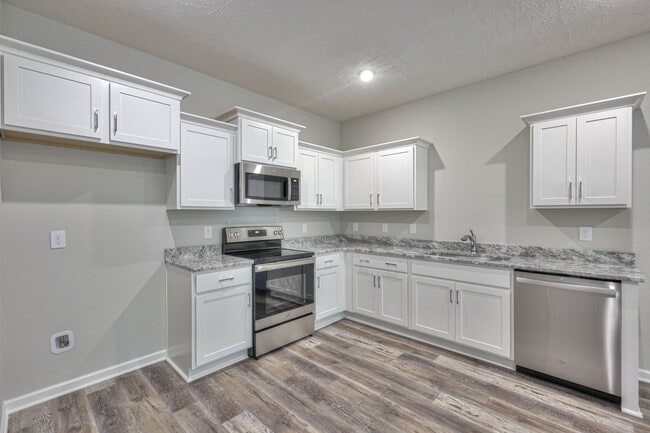 Building Photo - Modern Townhome in Manchester TN
